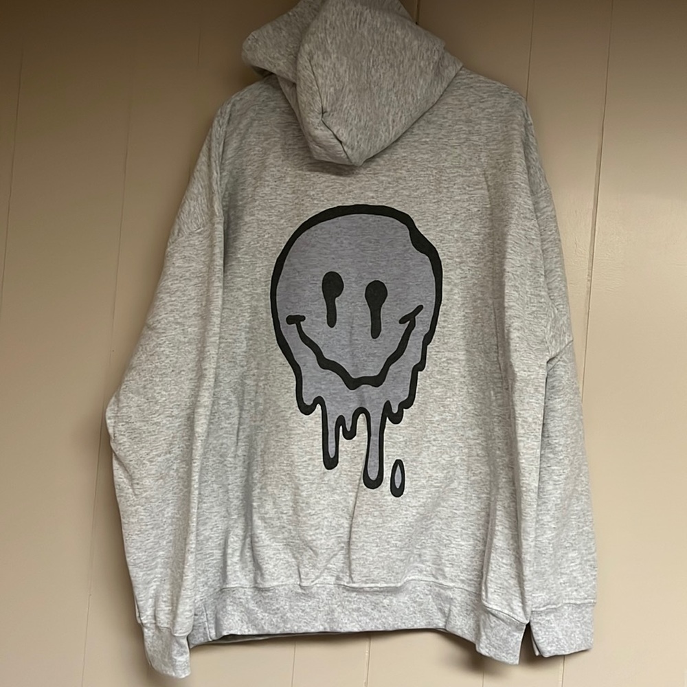 THE TRENDY TRIBE NWOT Drippy Smiley Hoodie - Unisex XL